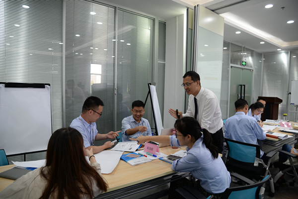 �з�����ְ��������߼�ʵ��